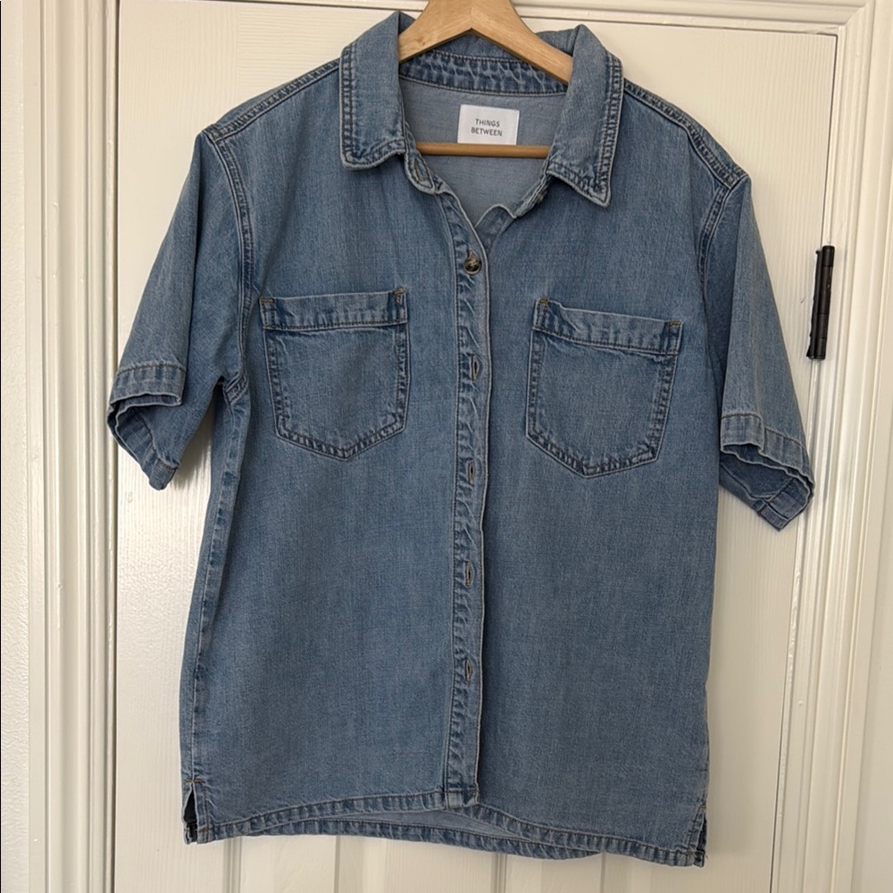 Things Between Short-Sleeve Denim Shirt - Light Blue